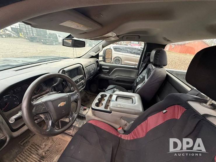 2017-chevrolet-3500hd-image-8