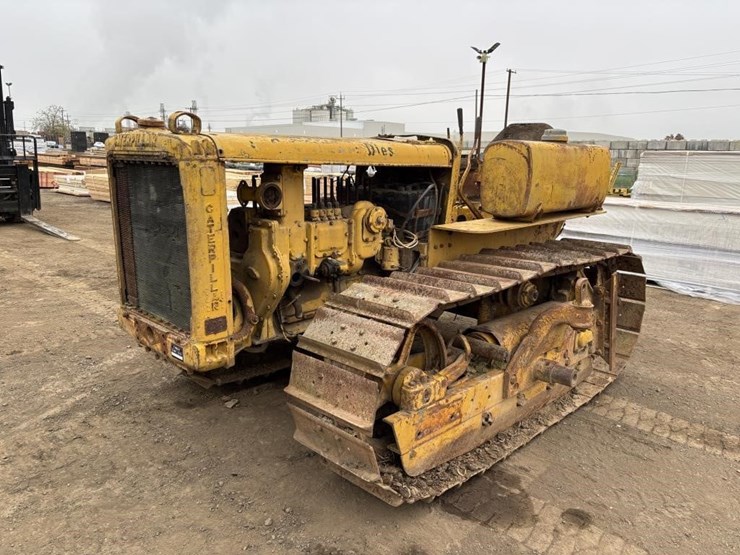 caterpillar-d2-image-1