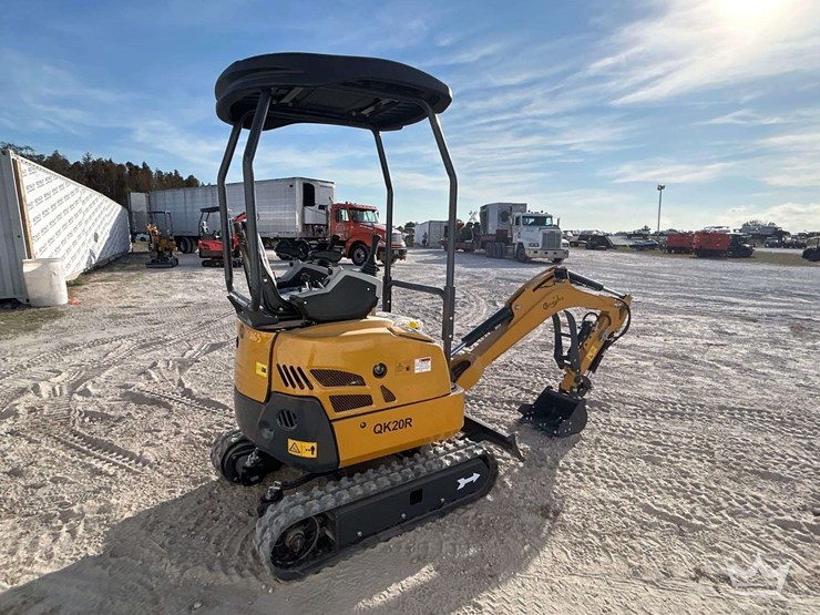 2025-cfg-industrial-qk20r-mini-excavator-image-3