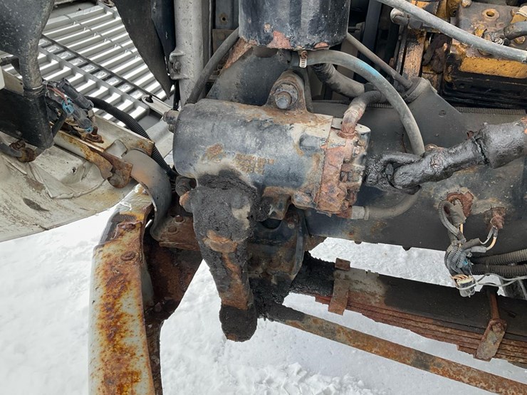 2000-freightliner-fl70-image-77