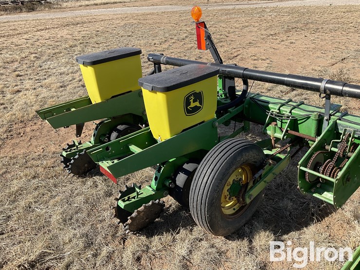 john-deere-1700-image-18