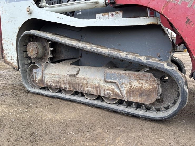 2016-takeuchi-tl8-image-17