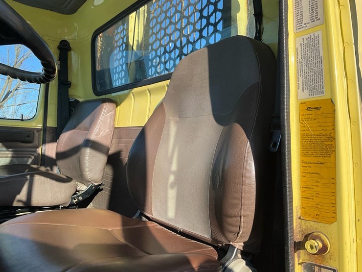 international-4900-image-70