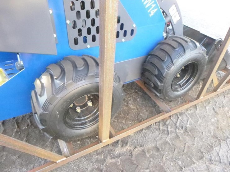 2025-agt-mx-mrw14-skid-steer-loader-image-16