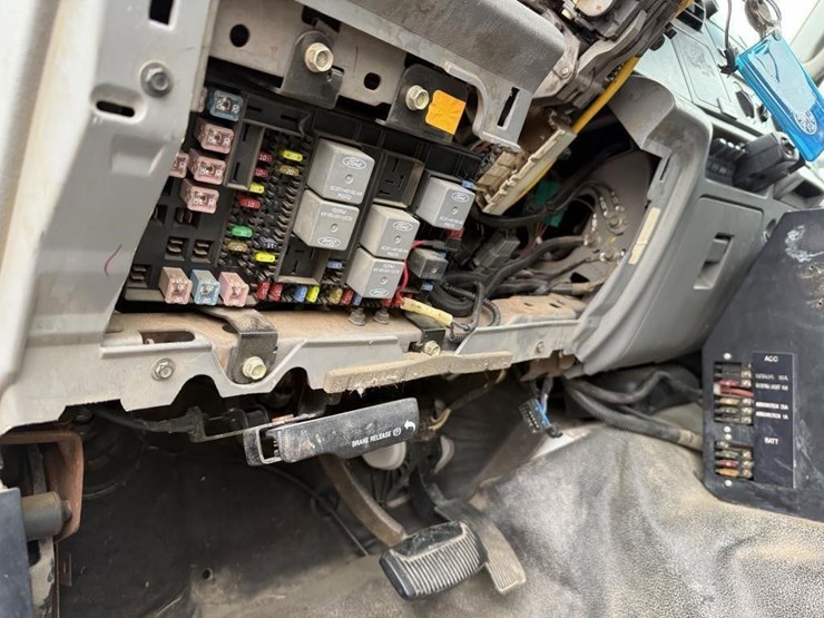 2006-ford-f450-image-19