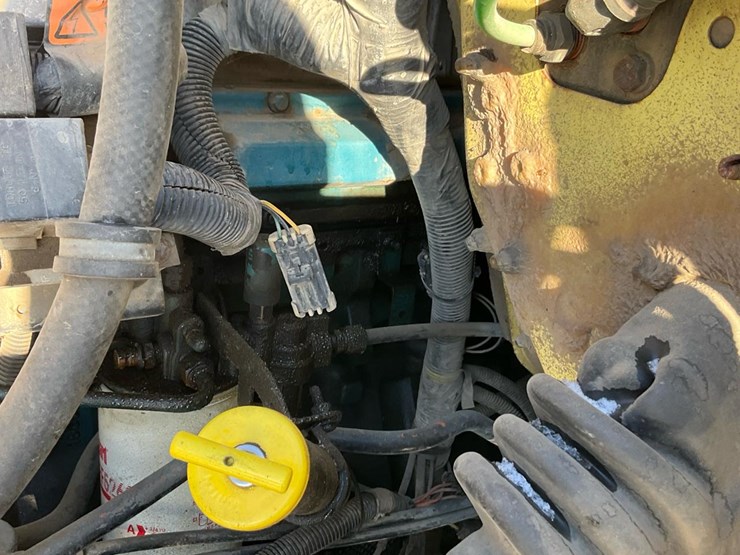 international-4900-image-57