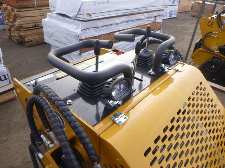 2025-agt-mx-mrt14-skid-steer-track-loader-image-14