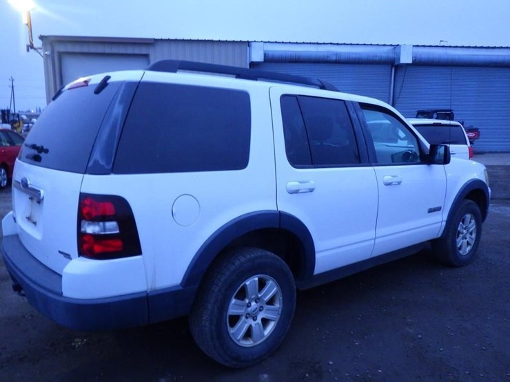 ford-explorer-image-3