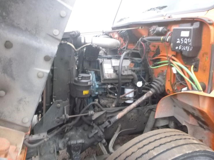 international-4900-image-19