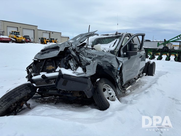 chevrolet-3500hd-image-1