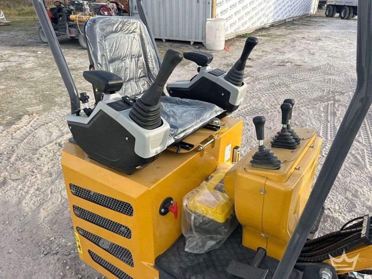 unused-2025-cfg-industrial-mx12rx-mini-excavator-image-9