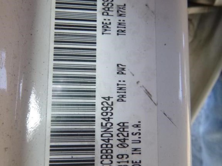 2013-chrysler-200-sedan-image-15