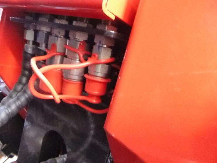 2025-agt-sda140w-skid-steer-loader-image-11