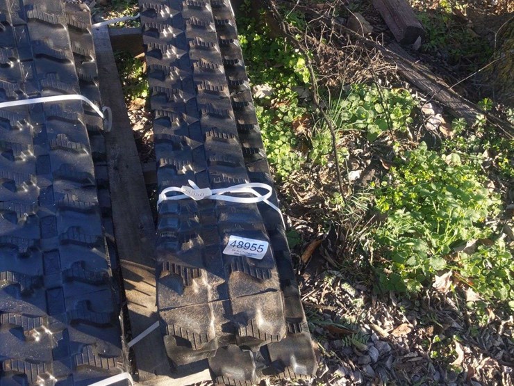 qty-(1)-set-mini-excavator-rubber-tracks-image-1