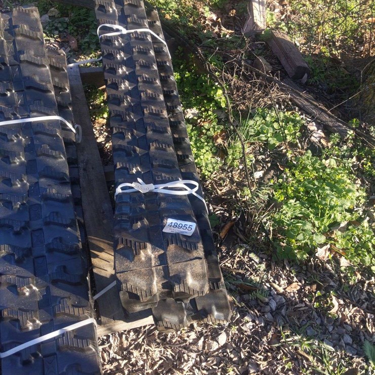 QTY (1) SET MINI EXCAVATOR RUBBER TRACKS