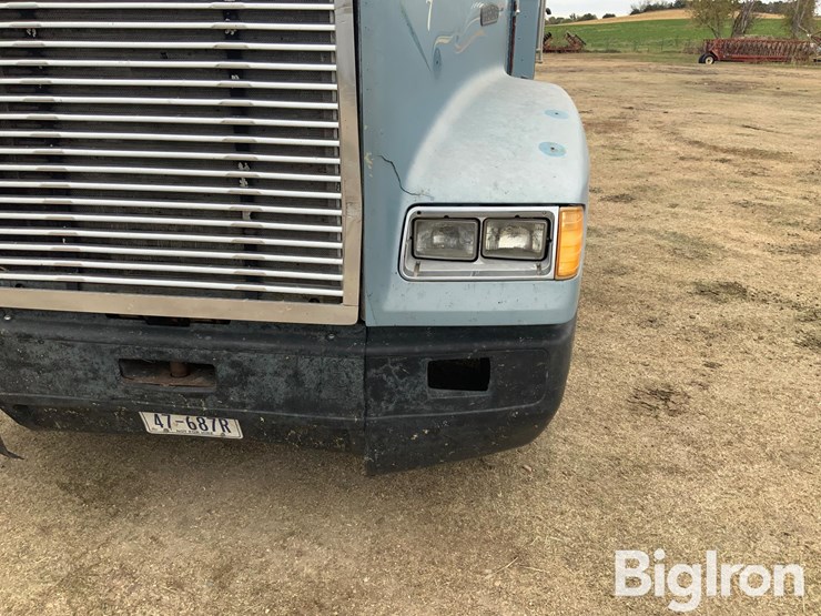 1992-freightliner-fld120-image-14