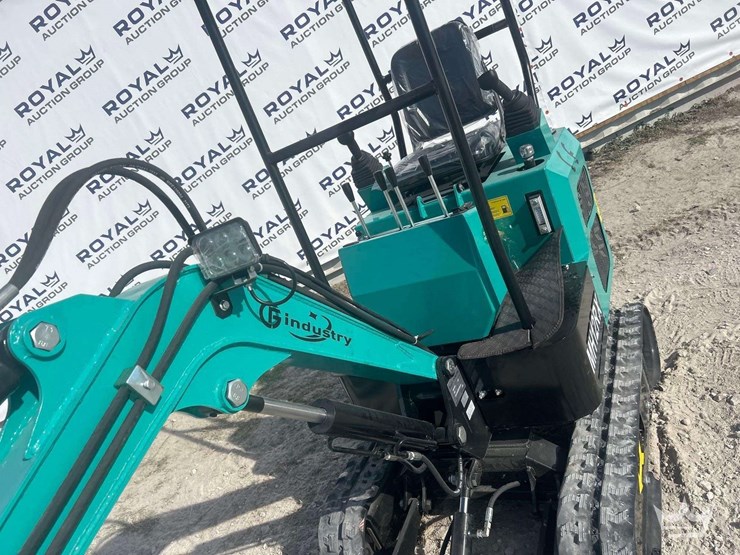 unused-2025-cfg-industrial-mx12rx-mini-excavator-image-15