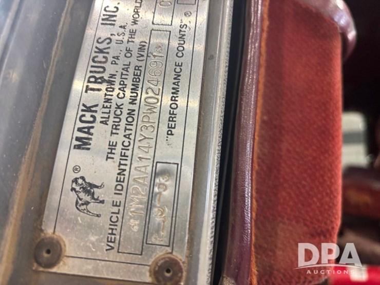 1993-mack-ch613-image-61