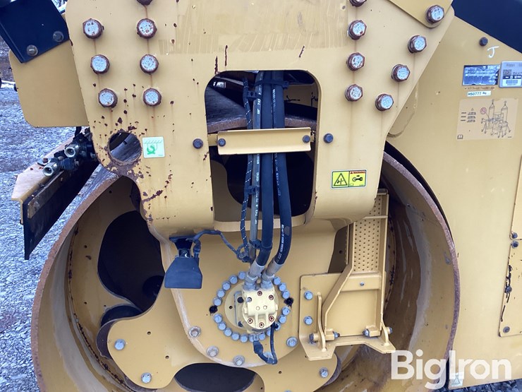 caterpillar-cb66b-image-11