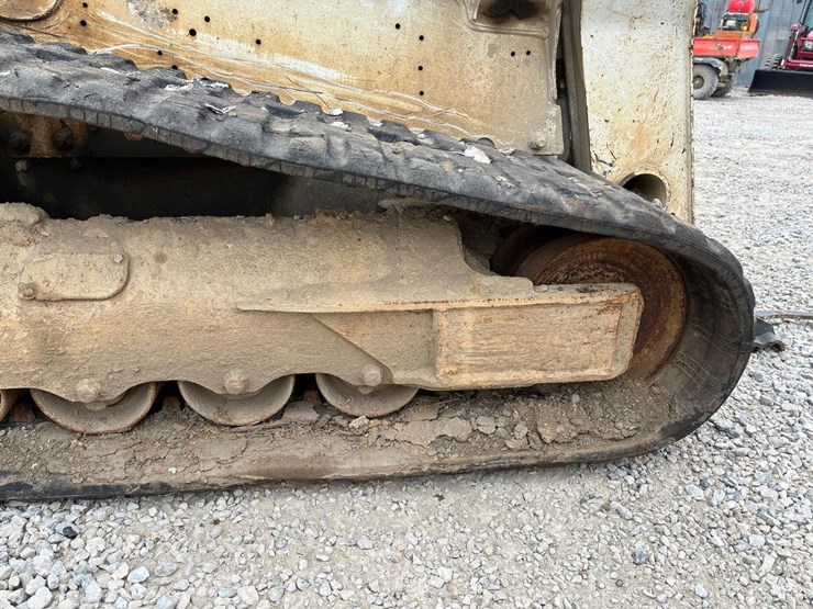 2016-bobcat-t740-image-13