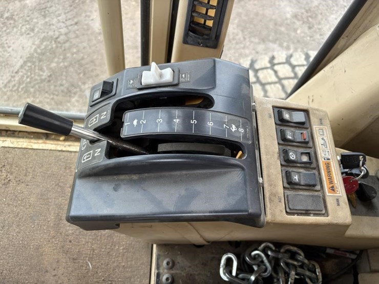 2006-caterpillar-143h-image-43