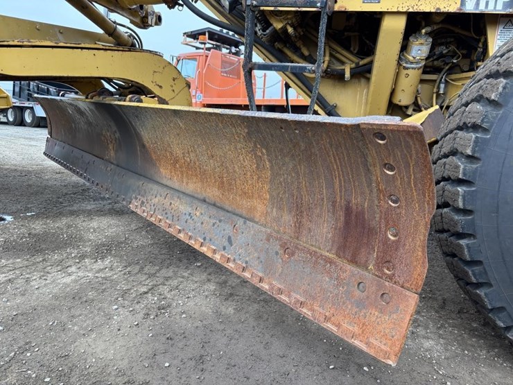 2006-caterpillar-143h-image-9