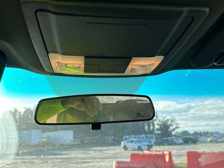 2013-ford-explorer-suv-image-18