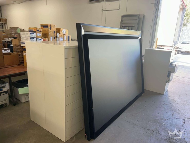 projector-screens-image-1