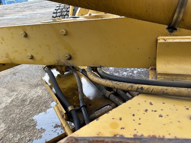 2006-caterpillar-143h-image-14