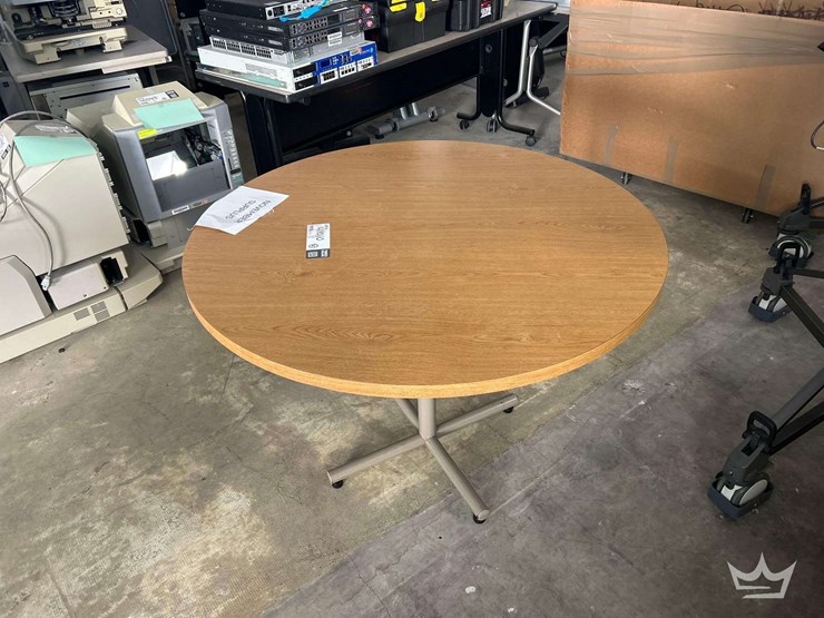 round-wood-office-table-image-3