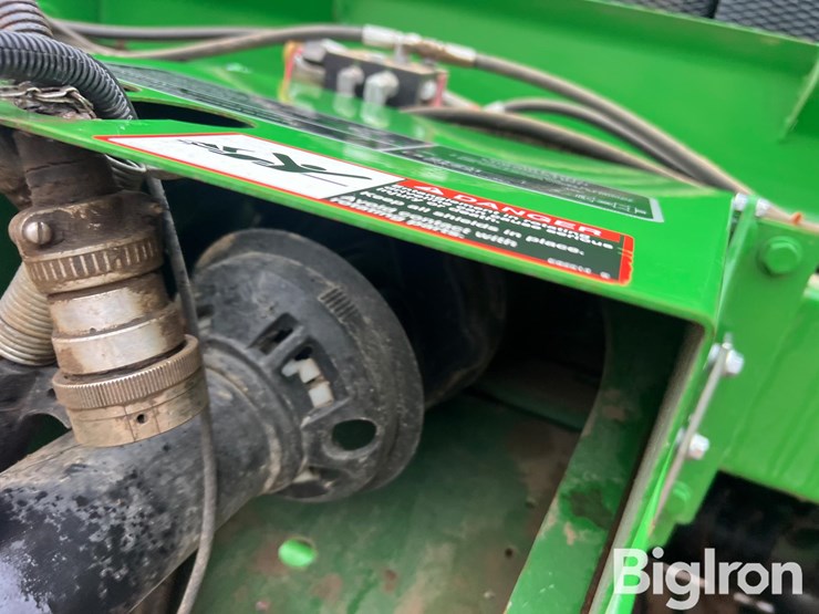 john-deere-569-premium-image-17