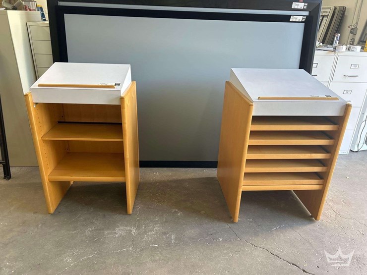 two-floor-lecterns-image-5