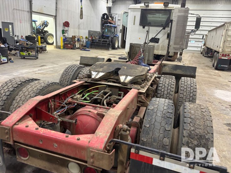 international-9900i-image-43