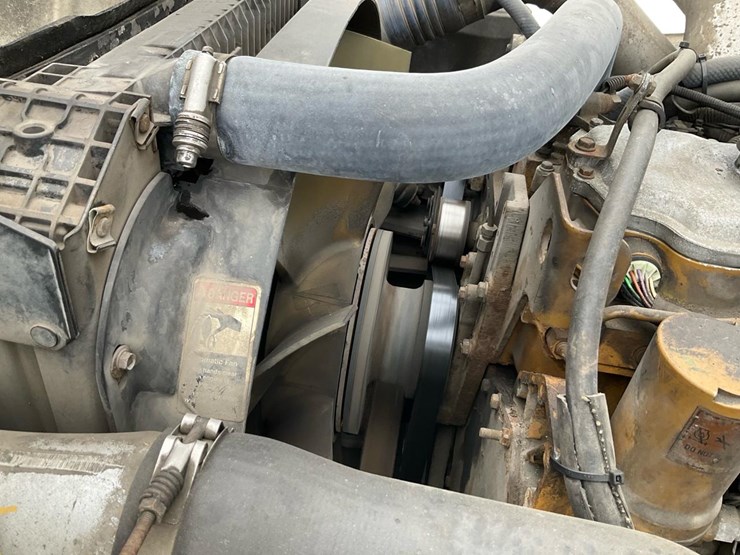 2000-freightliner-fl70-image-84