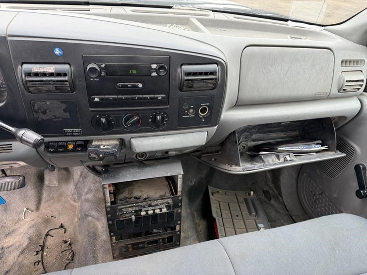 2006-ford-f450-image-12