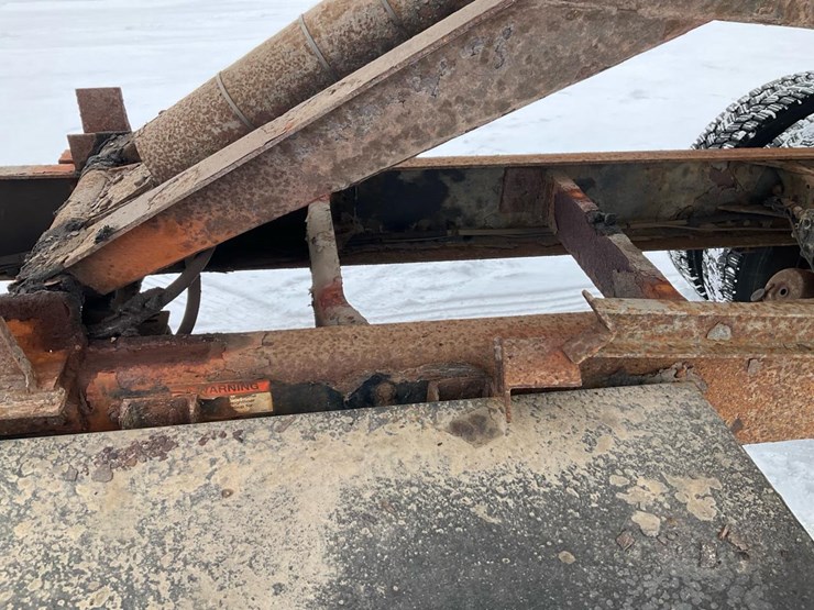 2000-freightliner-fl70-image-55