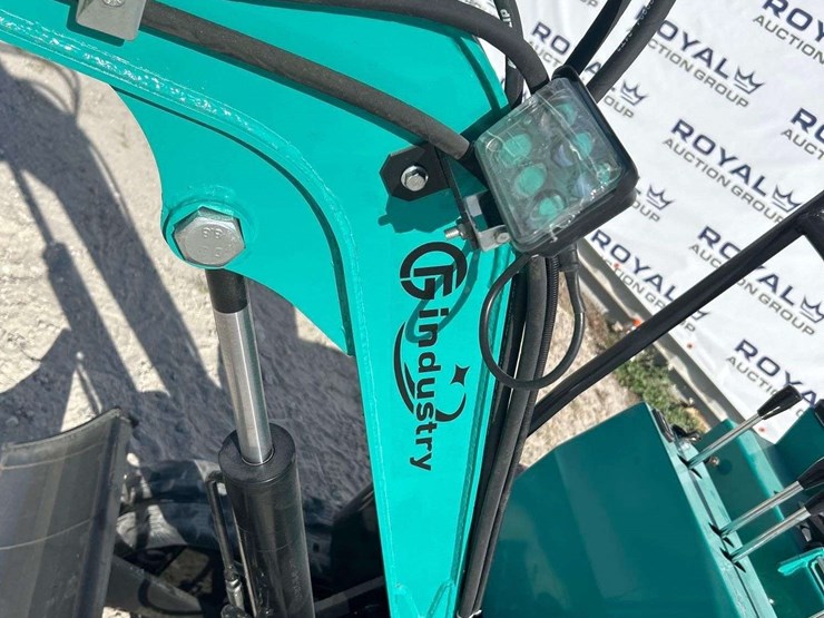 unused-2025-cfg-industrial-mx12rx-mini-excavator-image-15