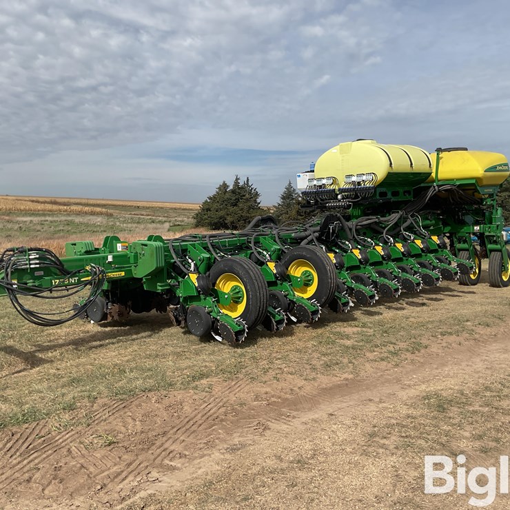 2019 JOHN DEERE 1775NT