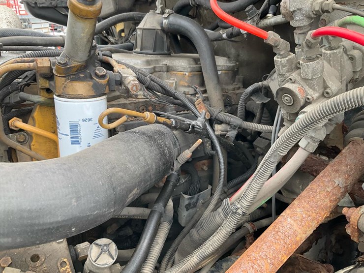 2000-freightliner-fl70-image-81