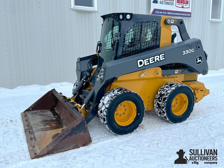2018-deere-330g-image-1
