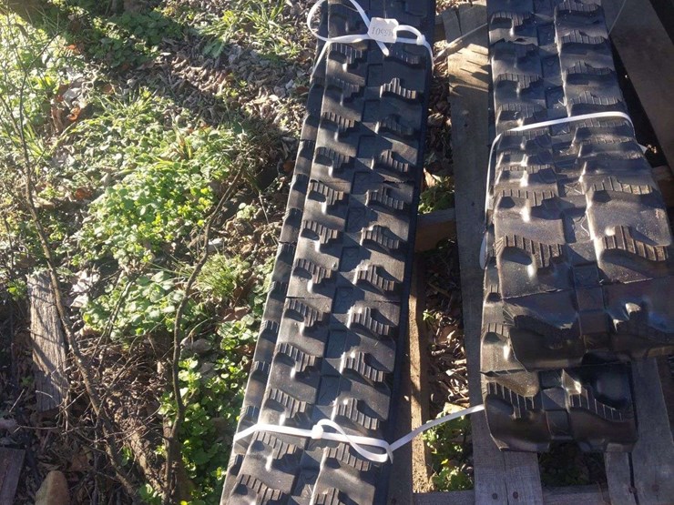 qty-(1)-set-mini-excavator-rubber-tracks-image-2