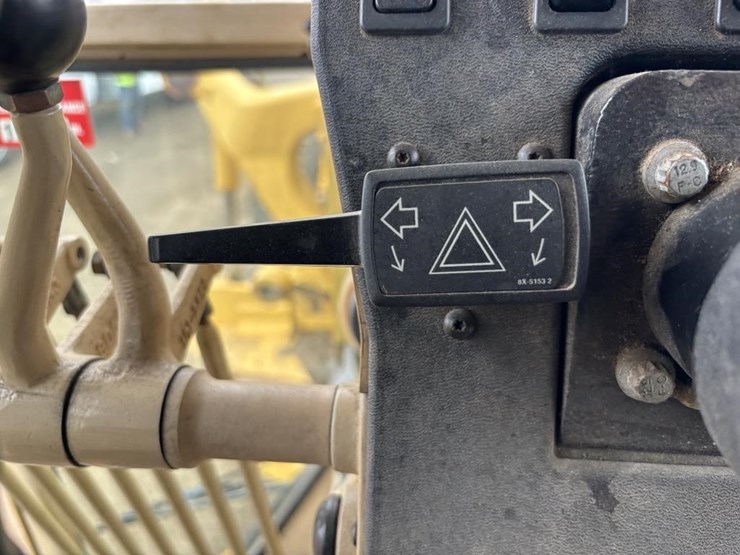 2006-caterpillar-143h-image-39