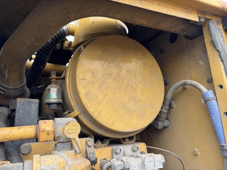 2006-caterpillar-143h-image-55