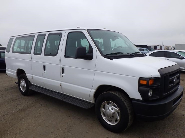 ford-econoline-350-image-2