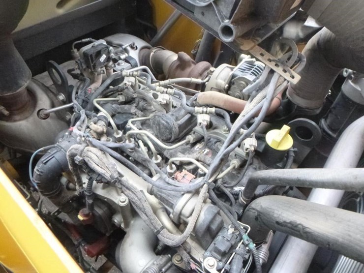 2021-caterpillar-415-il-image-35