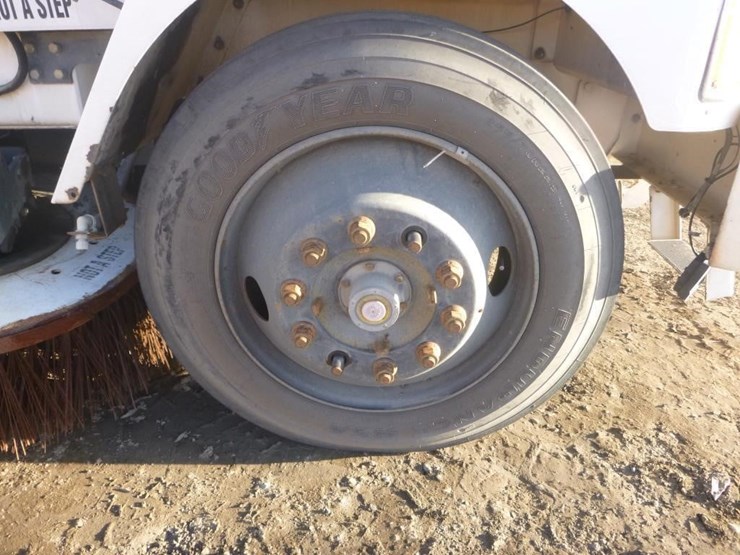 2013-global-m4-sweeper-image-19