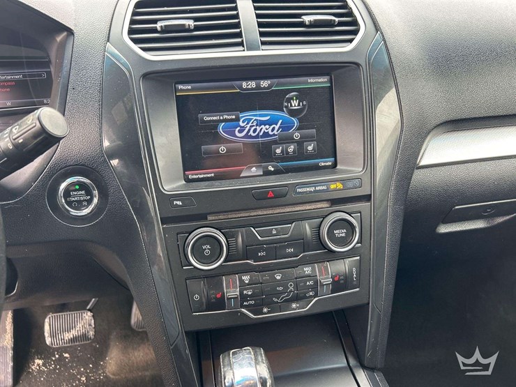 2016-ford-explorer-4wd-xlt-suv-image-15