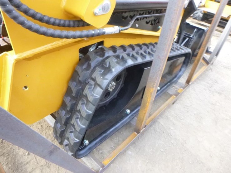 2025-agt-mx-mrt14-skid-steer-track-loader-image-17