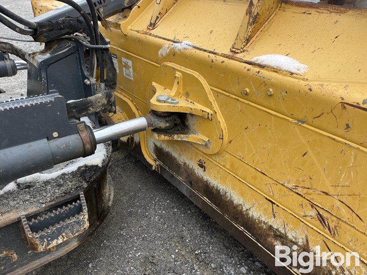 2014-deere-700k-lgp-image-19