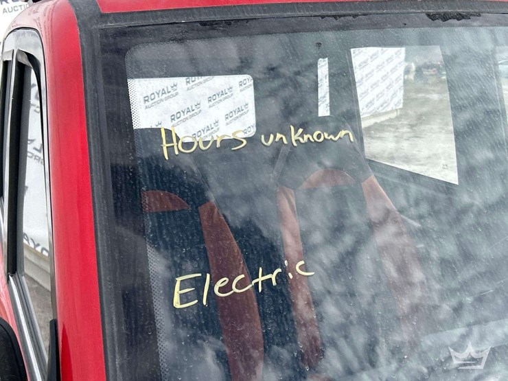 2024-meco-m-y-4-passenger-electric-car-image-20